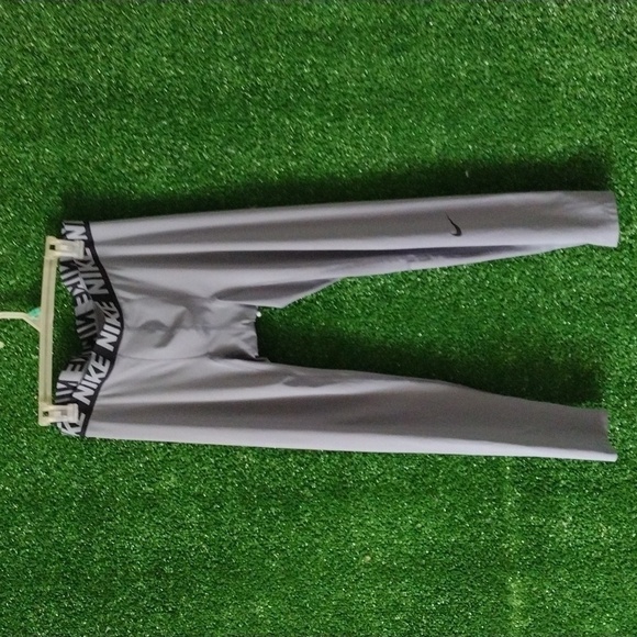 Nike Dri-FIT compression pants - Picture 1 of 3